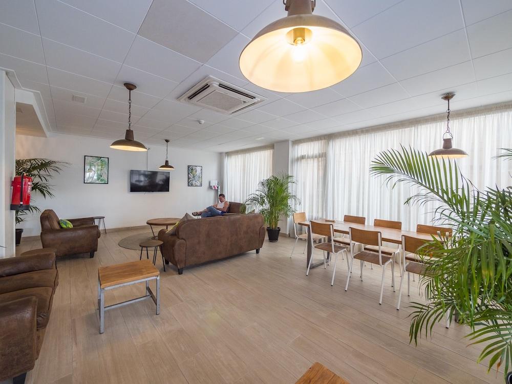 Checkin Garbi Hotel Calella Exterior photo