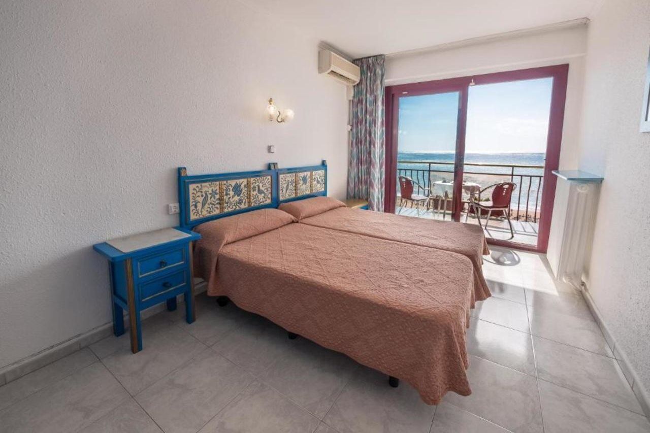 Checkin Garbi Hotel Calella Exterior photo